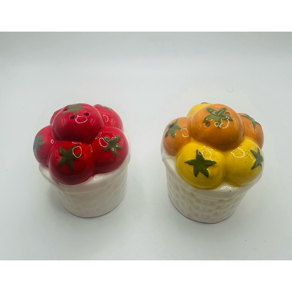 Tomato Basket Salt & Pepper Set Red Yellow Kitchen Decor new in box